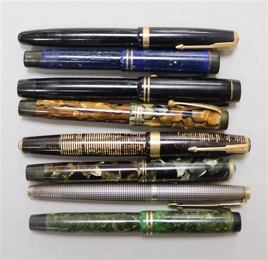 A quantity of mainly Parker pens